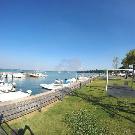 Al Lago